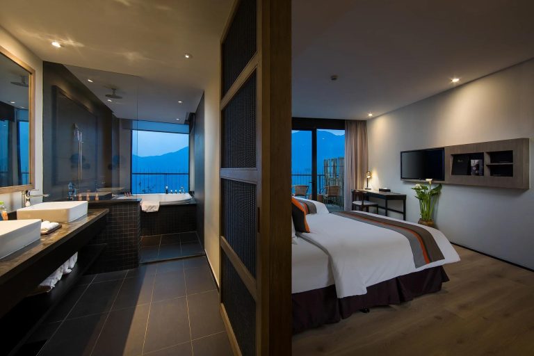 穆理华山谷景观房 (Muong Hoa Valley view room)